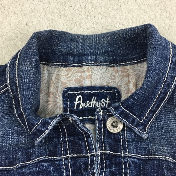 Amethyst sleeveless jean jacket - Picture 2 of 8